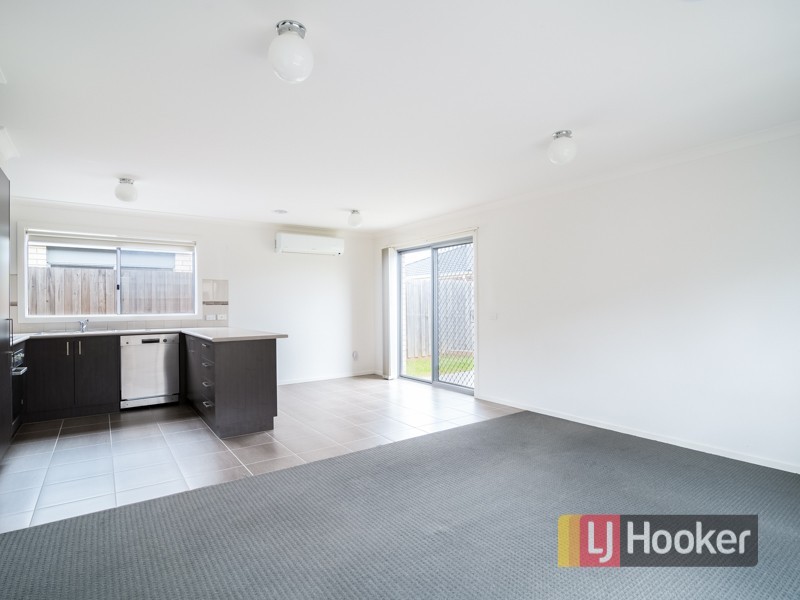 4/7 Melissa Way, Pakenham VIC 3810