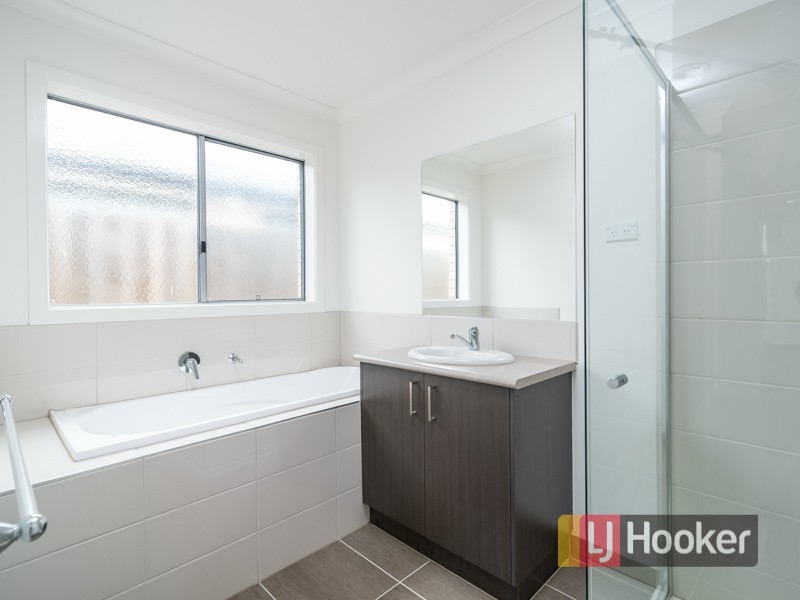 4/7 Melissa Way, Pakenham VIC 3810