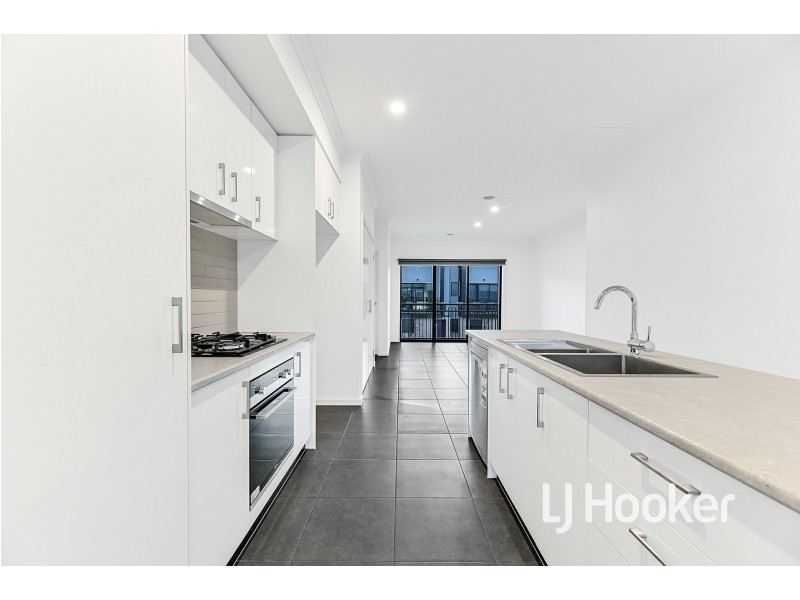 12 Ripplebrook Walk, Pakenham VIC 3810