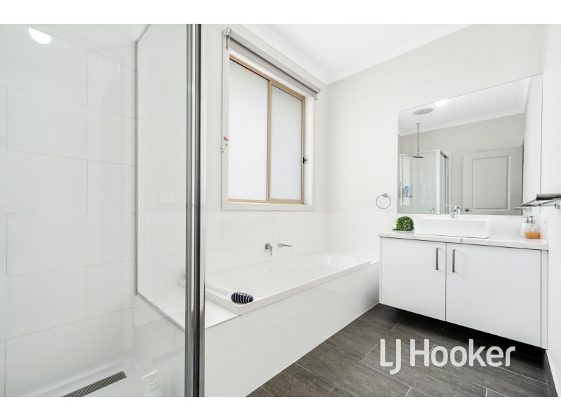 9A Rosalie Court, Pakenham VIC 3810