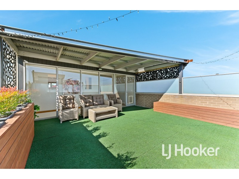 7 Sunline Terrace, Pakenham VIC 3810