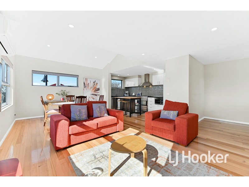 7 Sunline Terrace, Pakenham VIC 3810