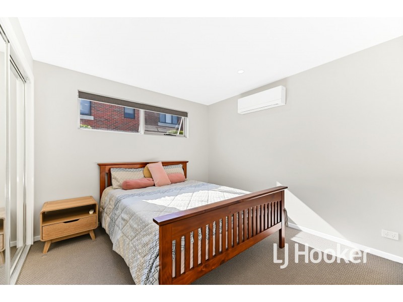 7 Sunline Terrace, Pakenham VIC 3810