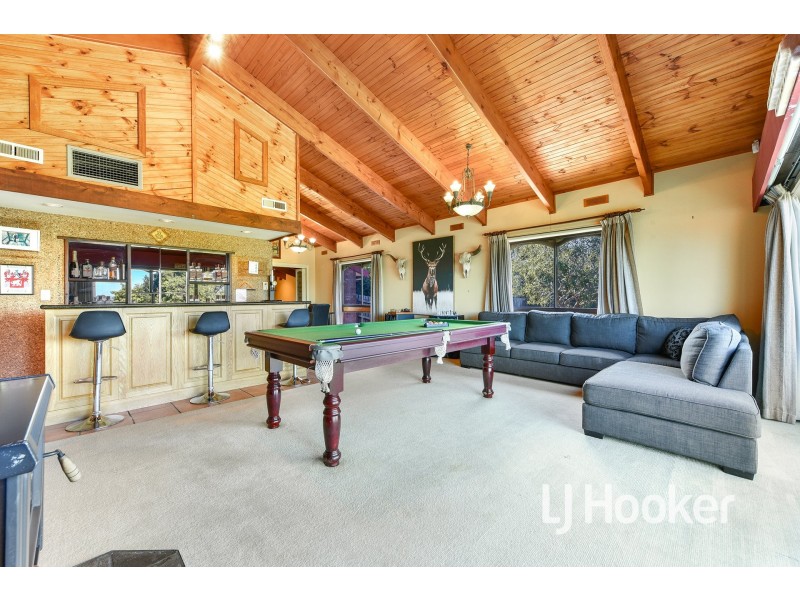 8 Dove Court, Pakenham VIC 3810