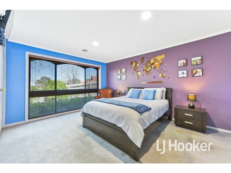 8 Dove Court, Pakenham VIC 3810