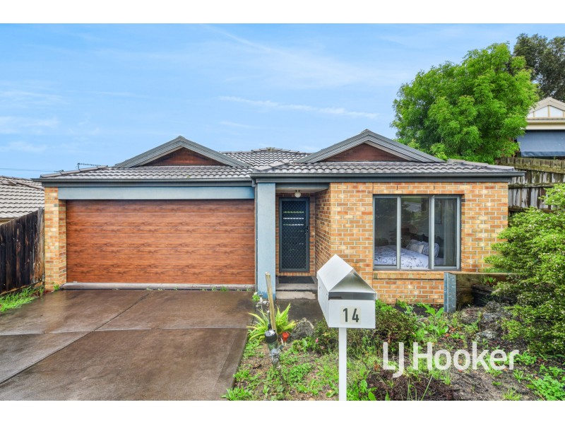 14 McClenaghan Place, Pakenham VIC 3810