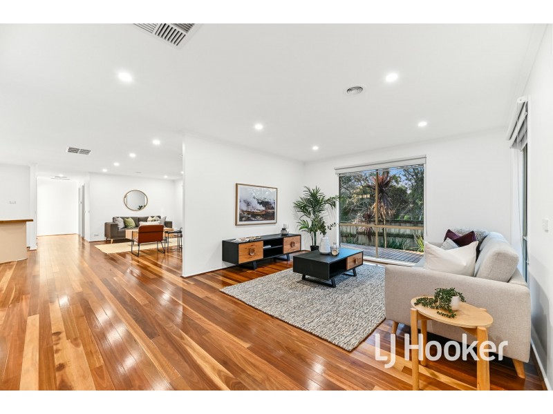 10 Pinewood Crescent, Berwick VIC 3806