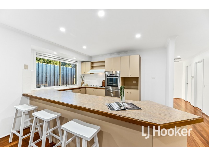 10 Pinewood Crescent, Berwick VIC 3806