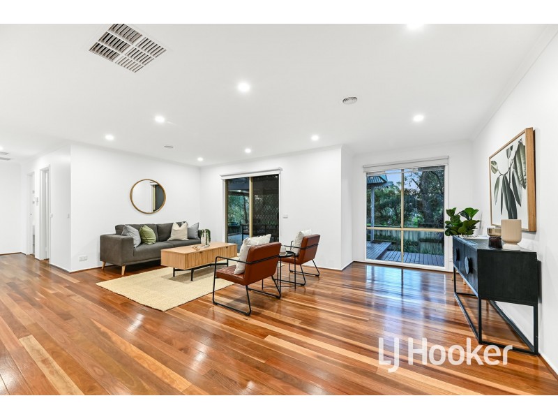 10 Pinewood Crescent, Berwick VIC 3806