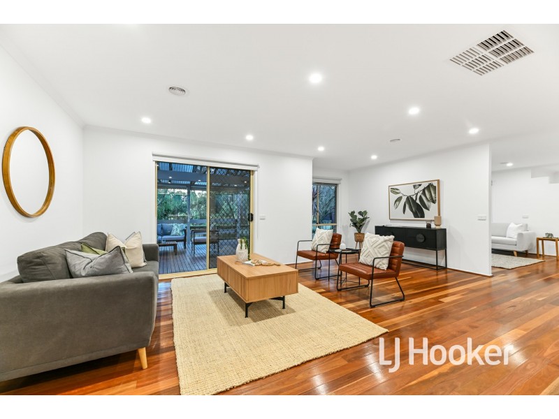 10 Pinewood Crescent, Berwick VIC 3806