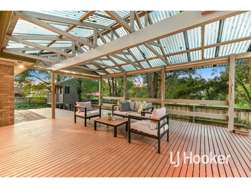 10 Pinewood Crescent, Berwick VIC 3806