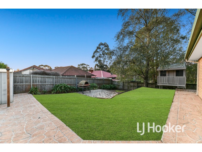 10 Pinewood Crescent, Berwick VIC 3806