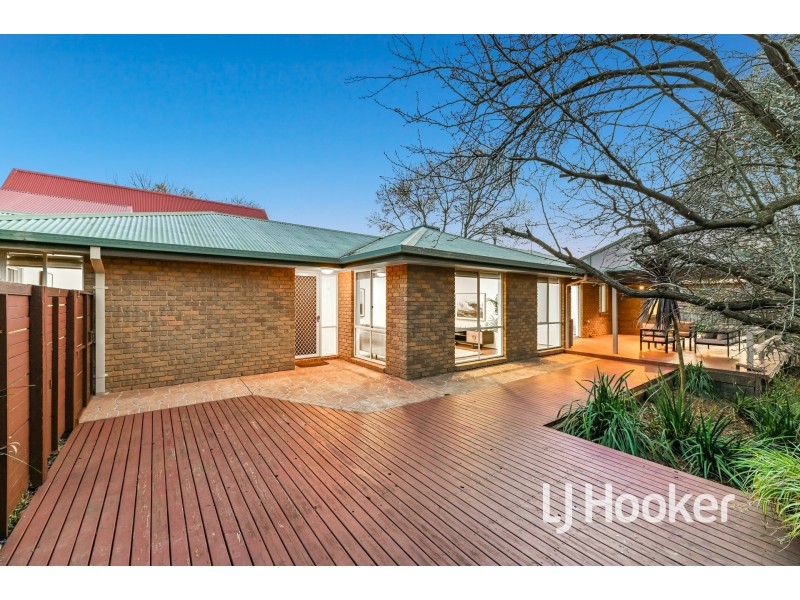 10 Pinewood Crescent, Berwick VIC 3806