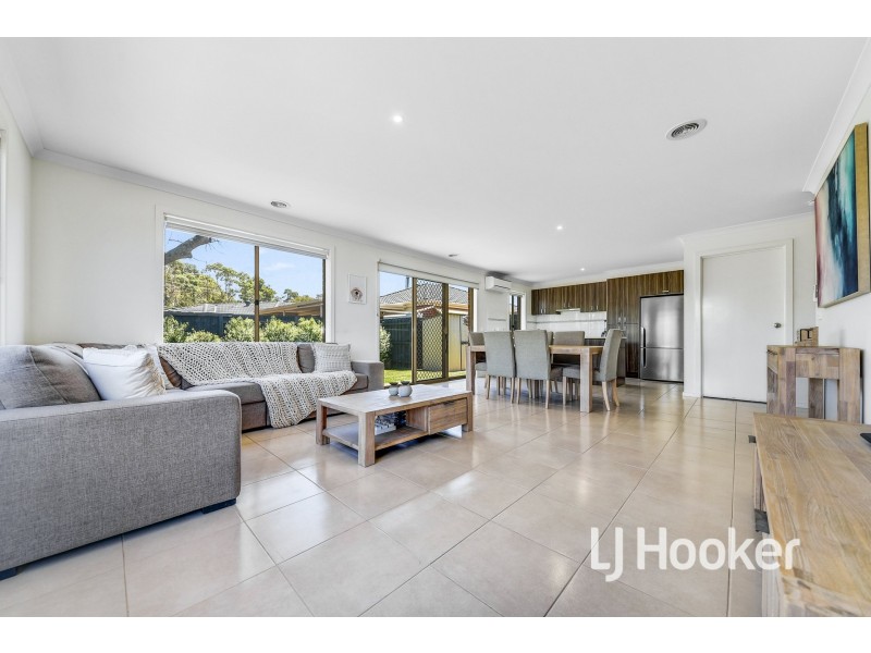 1 Trinidad Walk, Pakenham VIC 3810