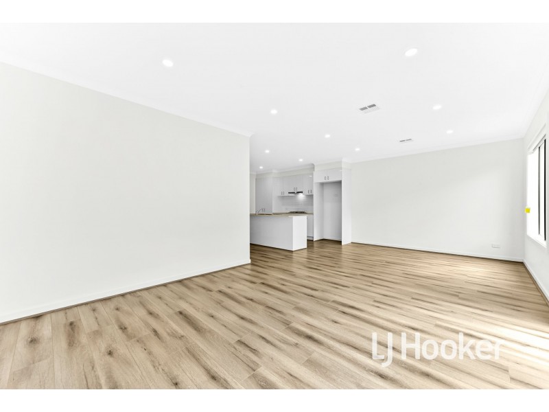 5 Expedition Circuit, Pakenham VIC 3810