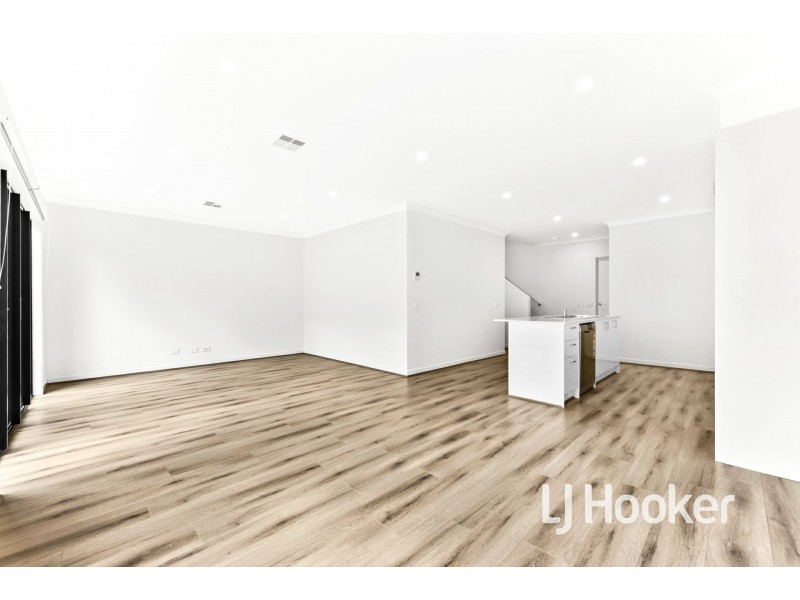 5 Expedition Circuit, Pakenham VIC 3810
