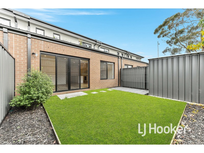5 Expedition Circuit, Pakenham VIC 3810