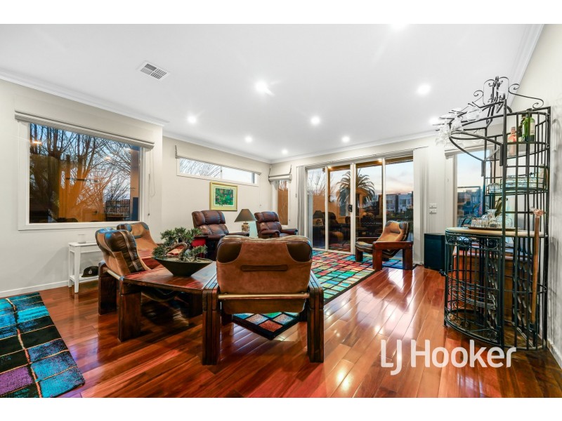 1/16-20 Cormorant Parade, Pakenham VIC 3810