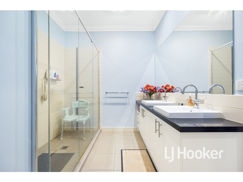 1/16-20 Cormorant Parade, Pakenham VIC 3810