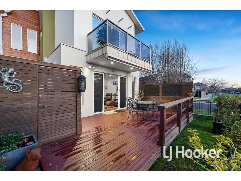 1/16-20 Cormorant Parade, Pakenham VIC 3810