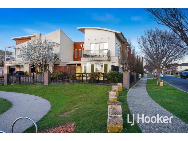 1/16-20 Cormorant Parade, Pakenham VIC 3810