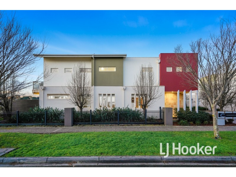 1/16-20 Cormorant Parade, Pakenham VIC 3810