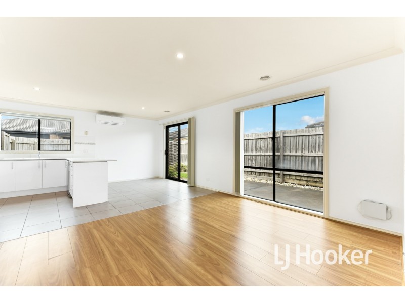 3/142 Toomuc Valley Road, Pakenham VIC 3810