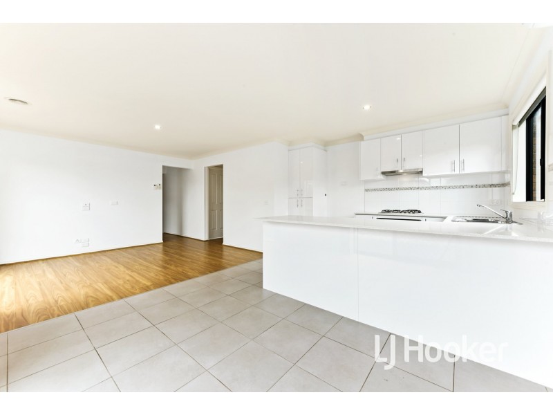 3/142 Toomuc Valley Road, Pakenham VIC 3810