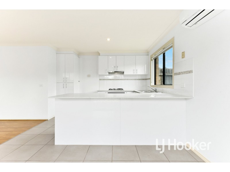 3/142 Toomuc Valley Road, Pakenham VIC 3810