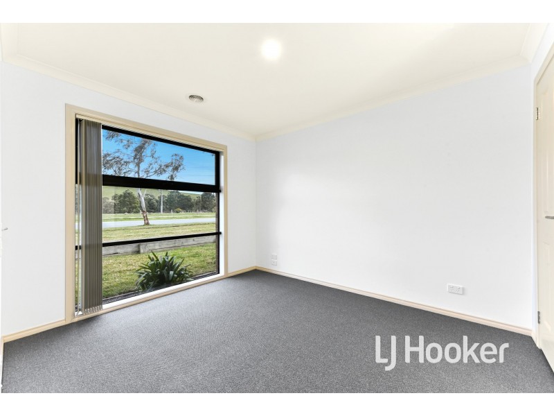 3/142 Toomuc Valley Road, Pakenham VIC 3810