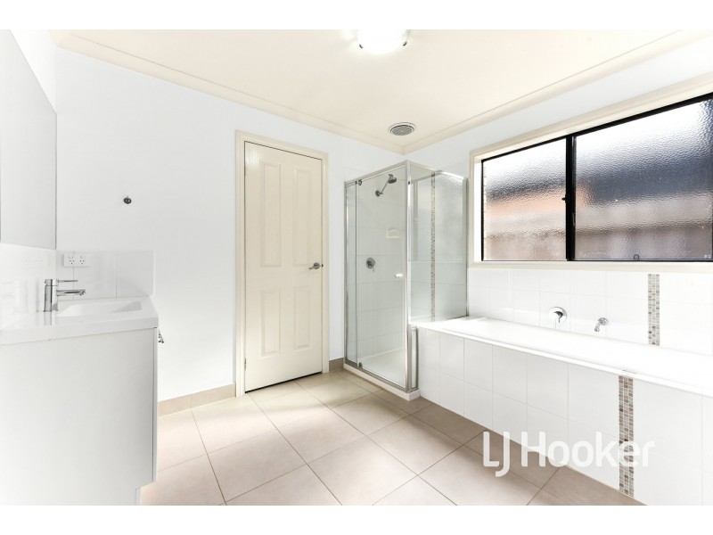 3/142 Toomuc Valley Road, Pakenham VIC 3810