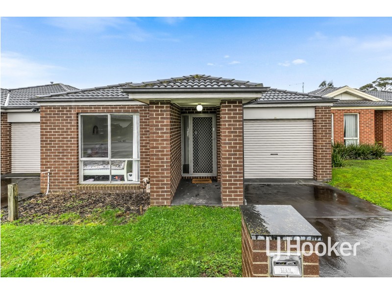 25 Shakespeare Court, Drouin VIC 3818