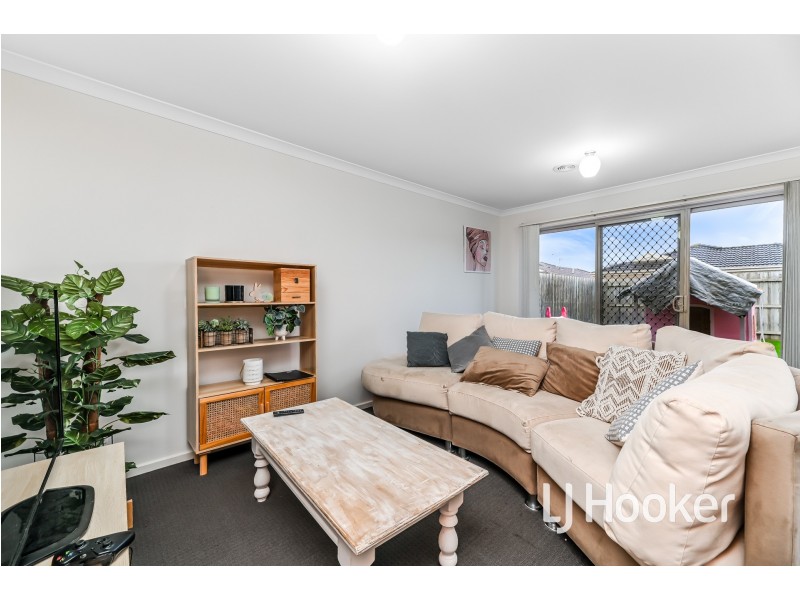 25 Shakespeare Court, Drouin VIC 3818