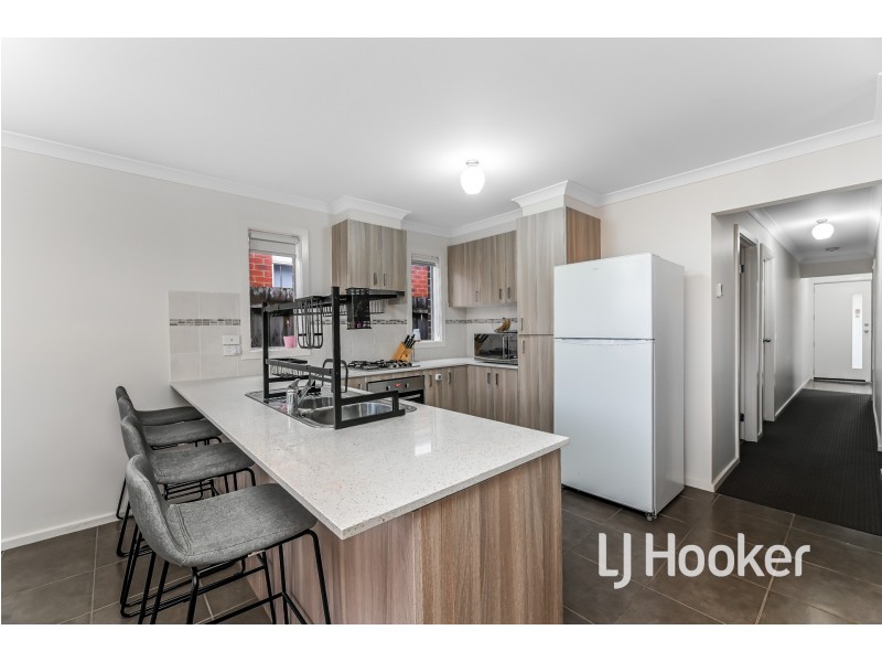 25 Shakespeare Court, Drouin VIC 3818