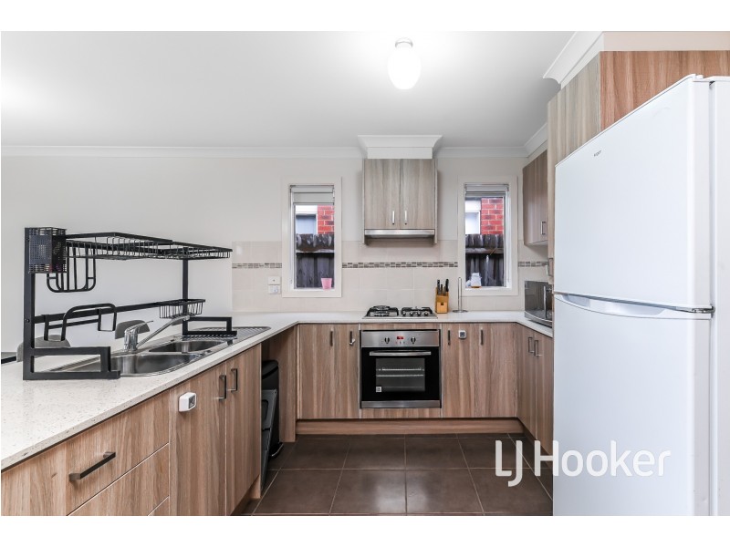 25 Shakespeare Court, Drouin VIC 3818