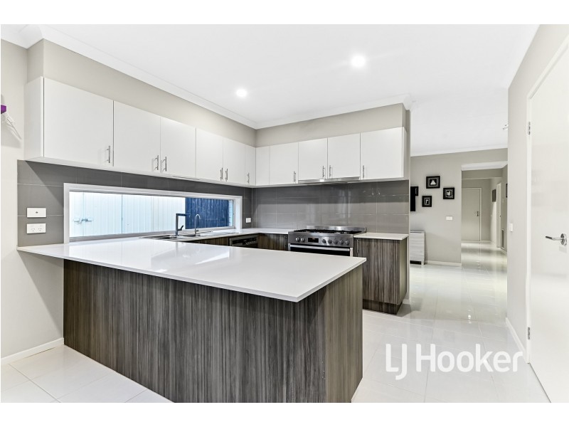 12 Violet Street, Bunyip VIC 3815