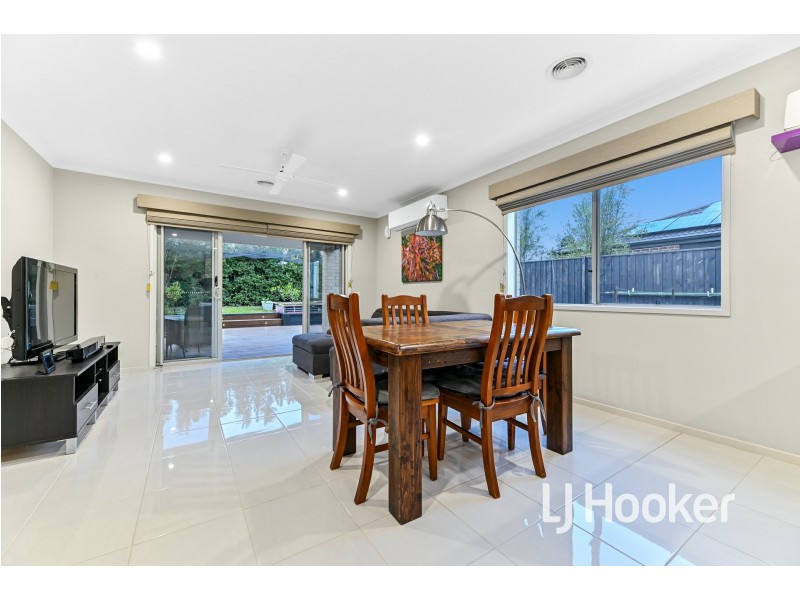 12 Violet Street, Bunyip VIC 3815