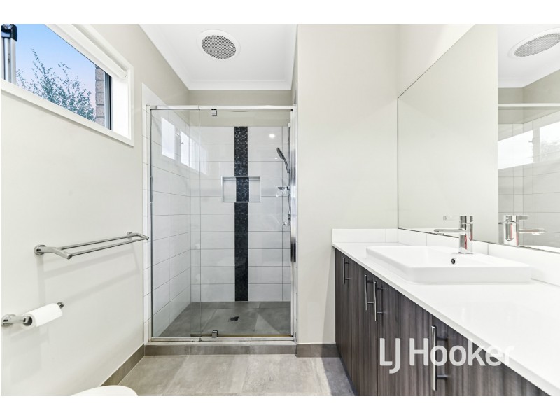 12 Violet Street, Bunyip VIC 3815