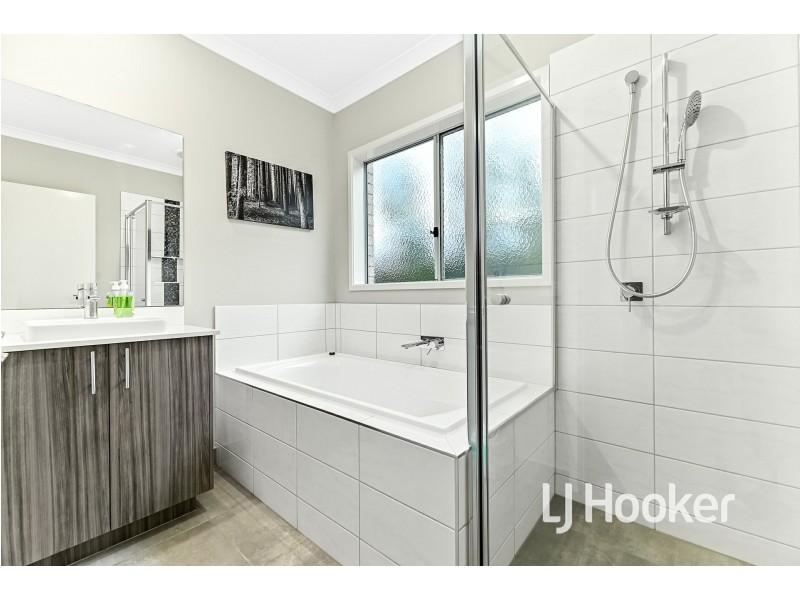 12 Violet Street, Bunyip VIC 3815