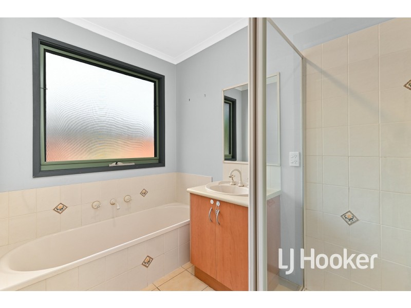 13 Breyleigh Drive, Pakenham VIC 3810