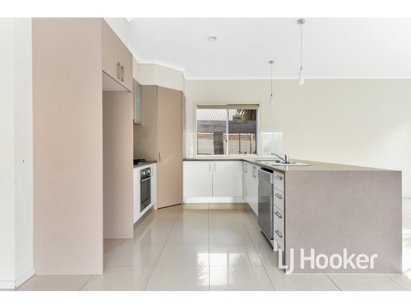 9 Portland Road, Pakenham VIC 3810