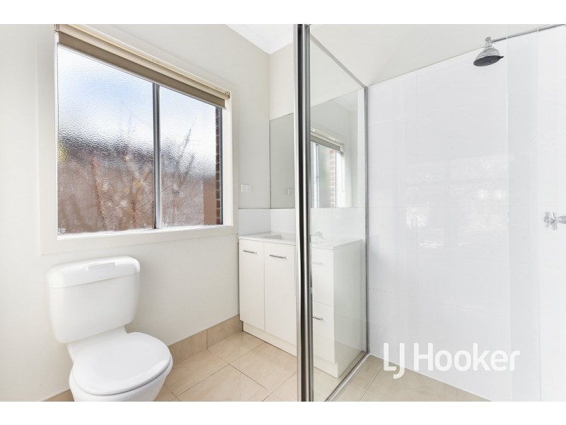 9 Portland Road, Pakenham VIC 3810