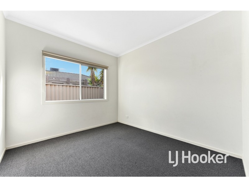 9 Portland Road, Pakenham VIC 3810