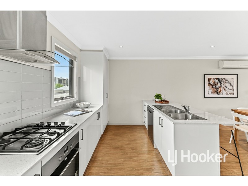 10/13 Harlesden Circuit, Pakenham VIC 3810