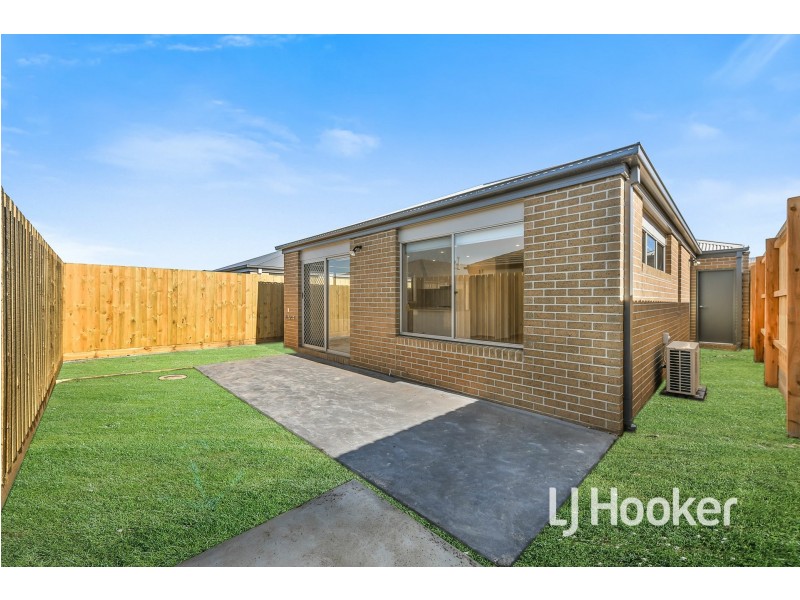 26 Cabernet Way, Pakenham VIC 3810