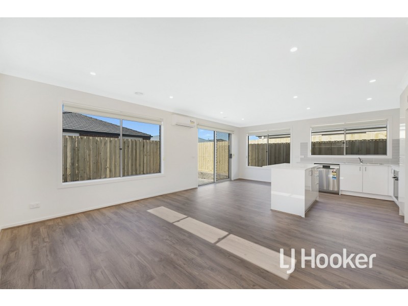 26 Cabernet Way, Pakenham VIC 3810