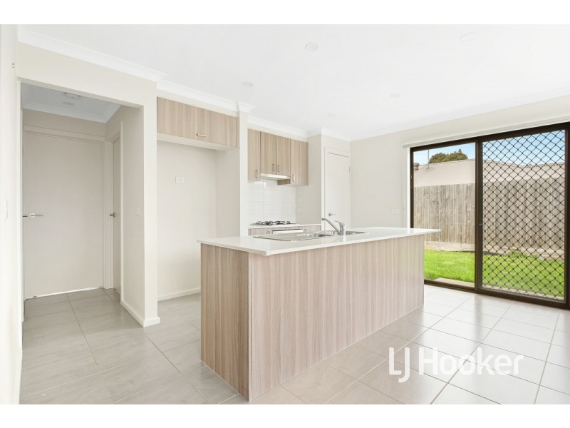 2 Wigan Court, Officer VIC 3809