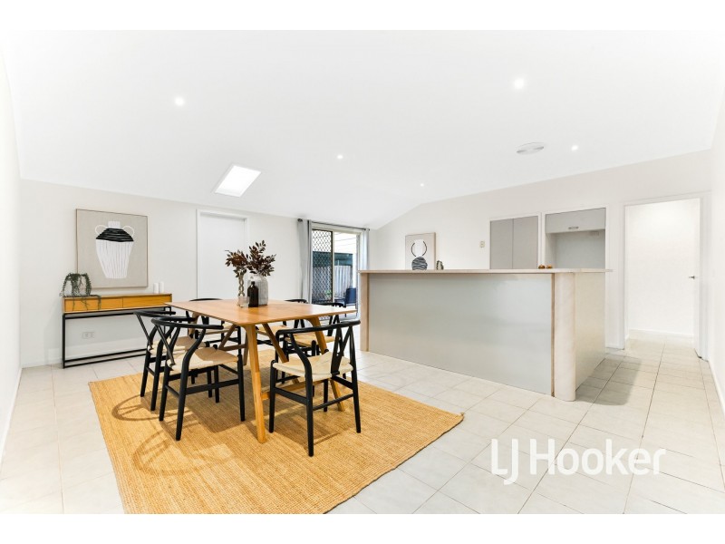 28 Pommel Street, Pakenham VIC 3810