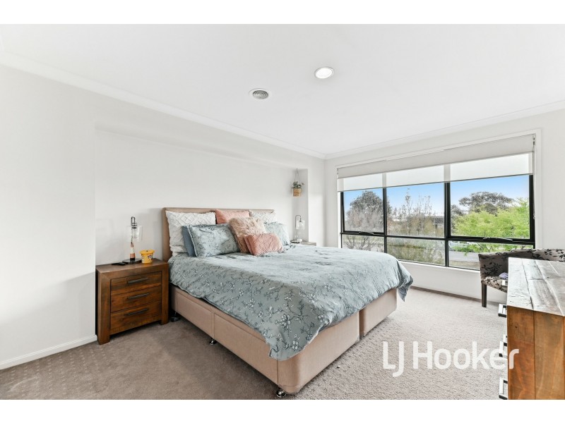 34 Dusseldorp Avenue, Pakenham VIC 3810