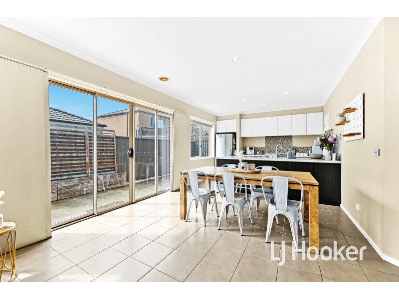 12 Bailey Place, Pakenham VIC 3810